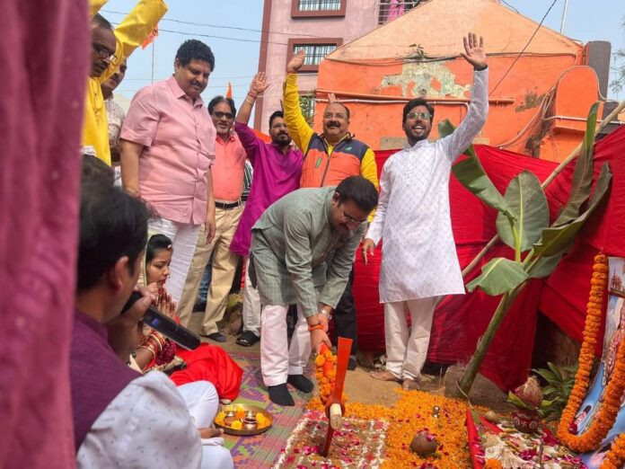 पूर्व पालकमंत्री डॉ. फुके के हस्ते गोंदिया में विविध विकास कार्यो का भूमिपजन संपन्न