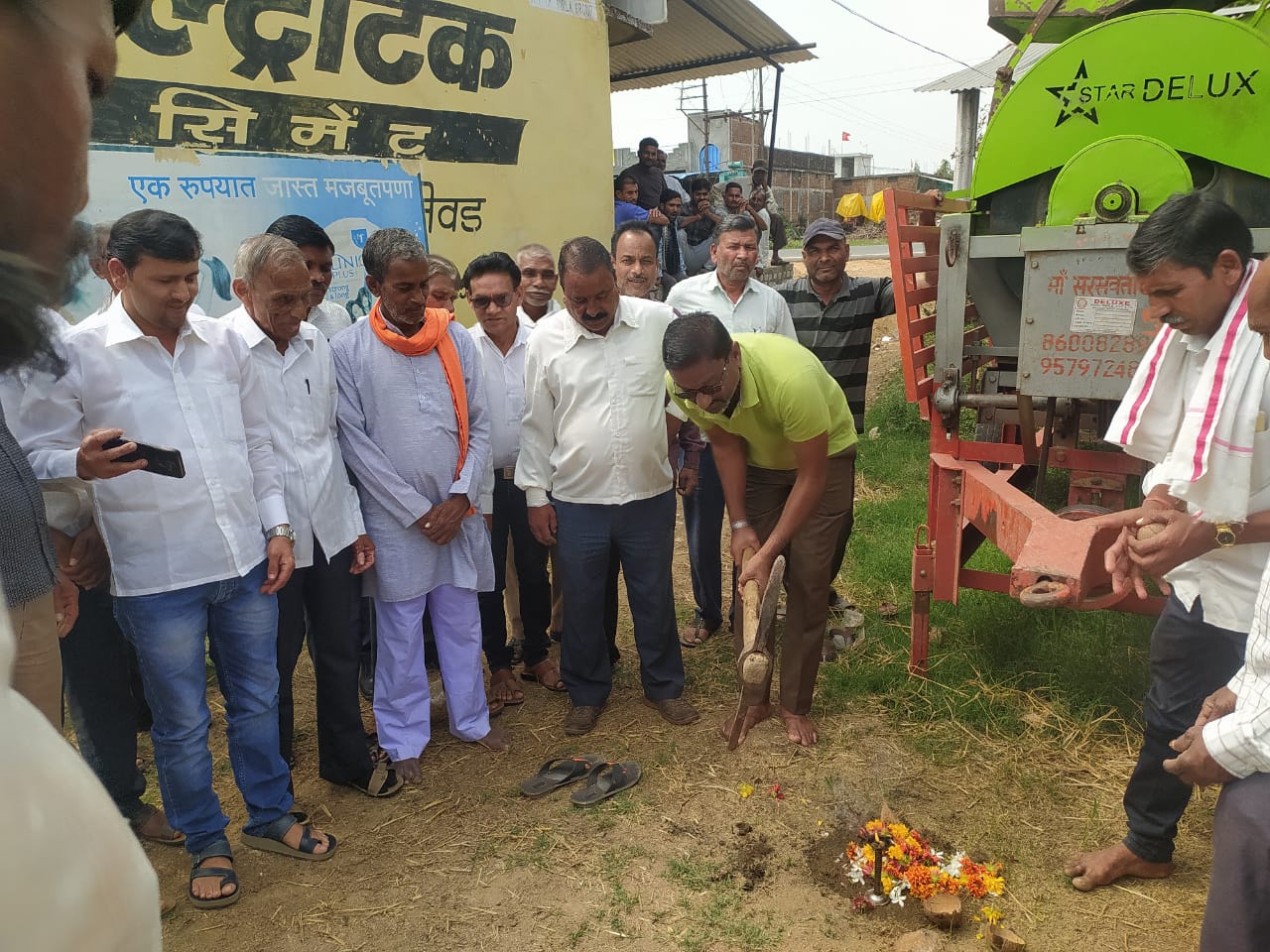 अनेक वर्षानंतर निघाला इमारतीचा मुहूर्त ; सेवा सहकारी संस्था पालडोंगरीच्या कार्यालयाचे भूमिपूजन संपन्न